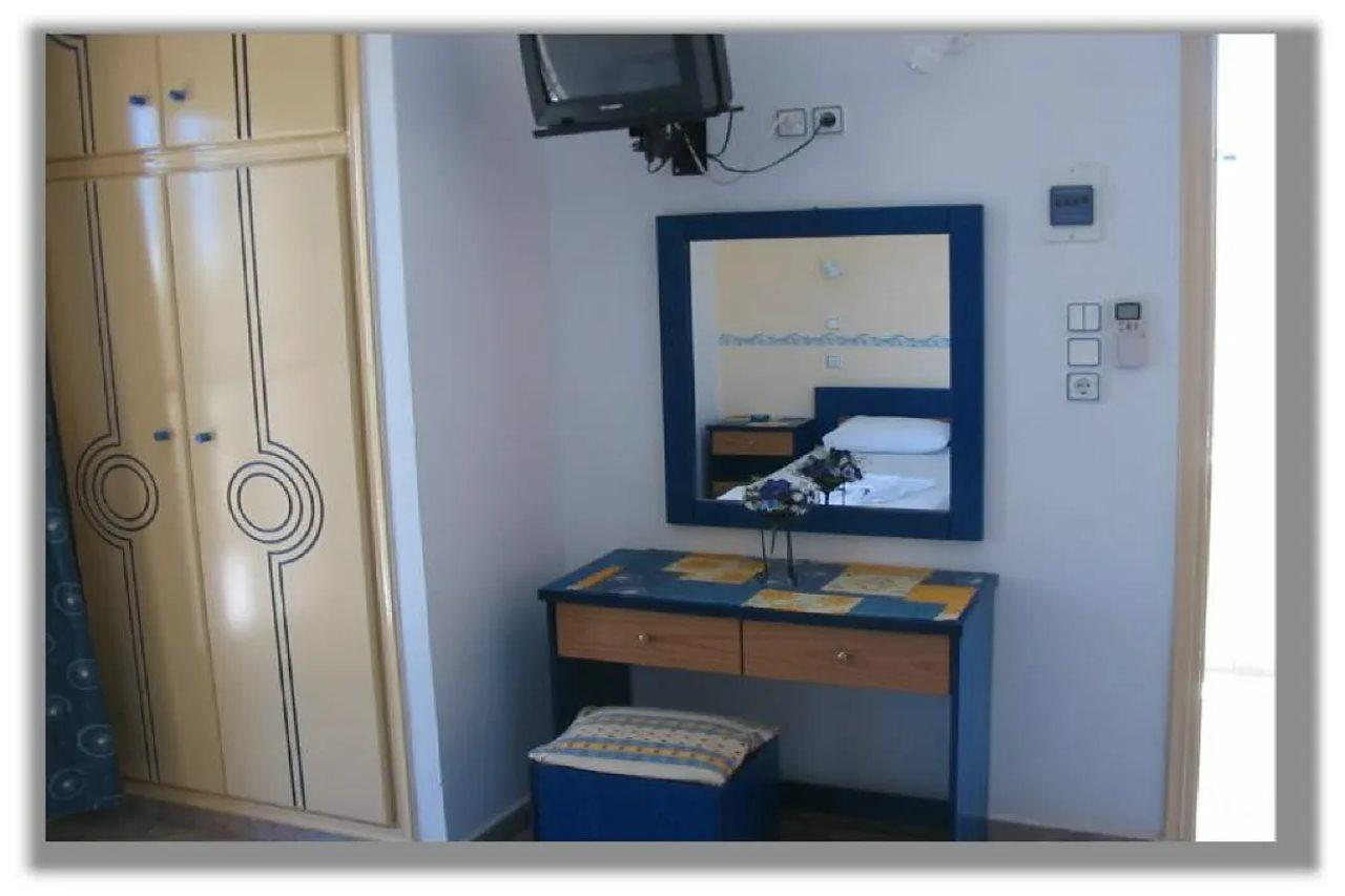 Christos Makrinos Rooms Adamantas Exterior photo