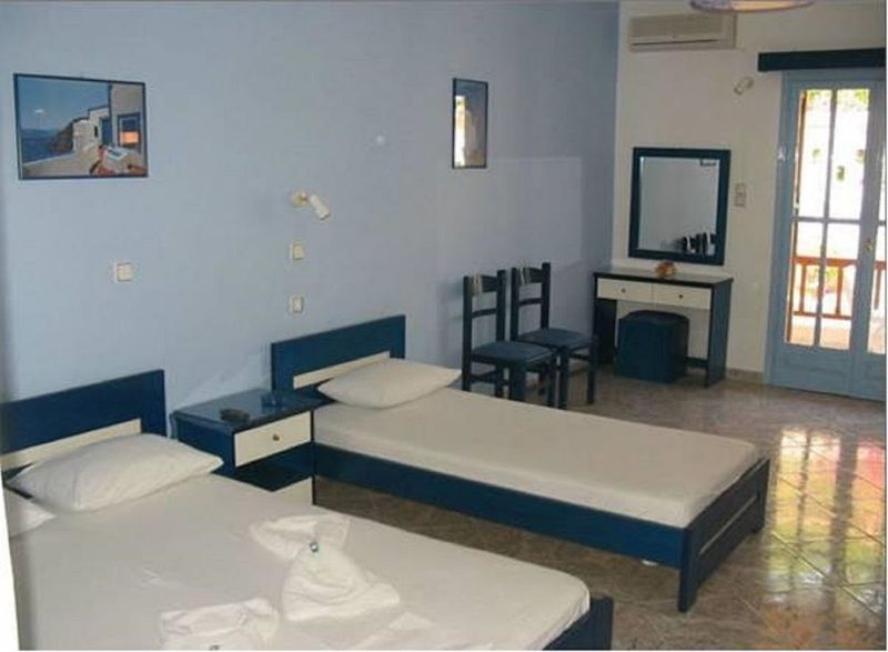 Christos Makrinos Rooms Adamantas Exterior photo